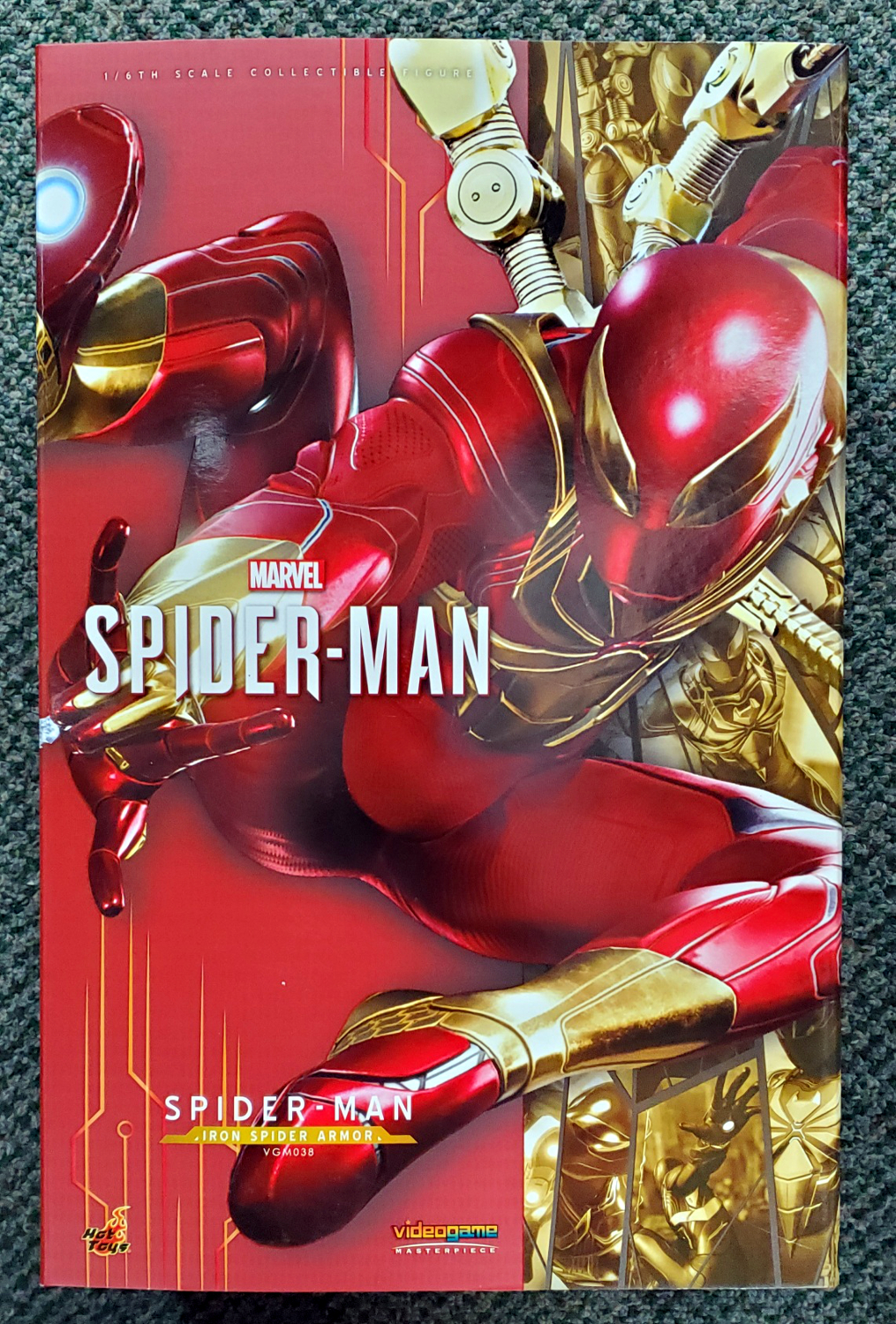 Hot Toys Sideshow Spider-Man (Iron Spider Armor) 1:6 Scale Figure 1