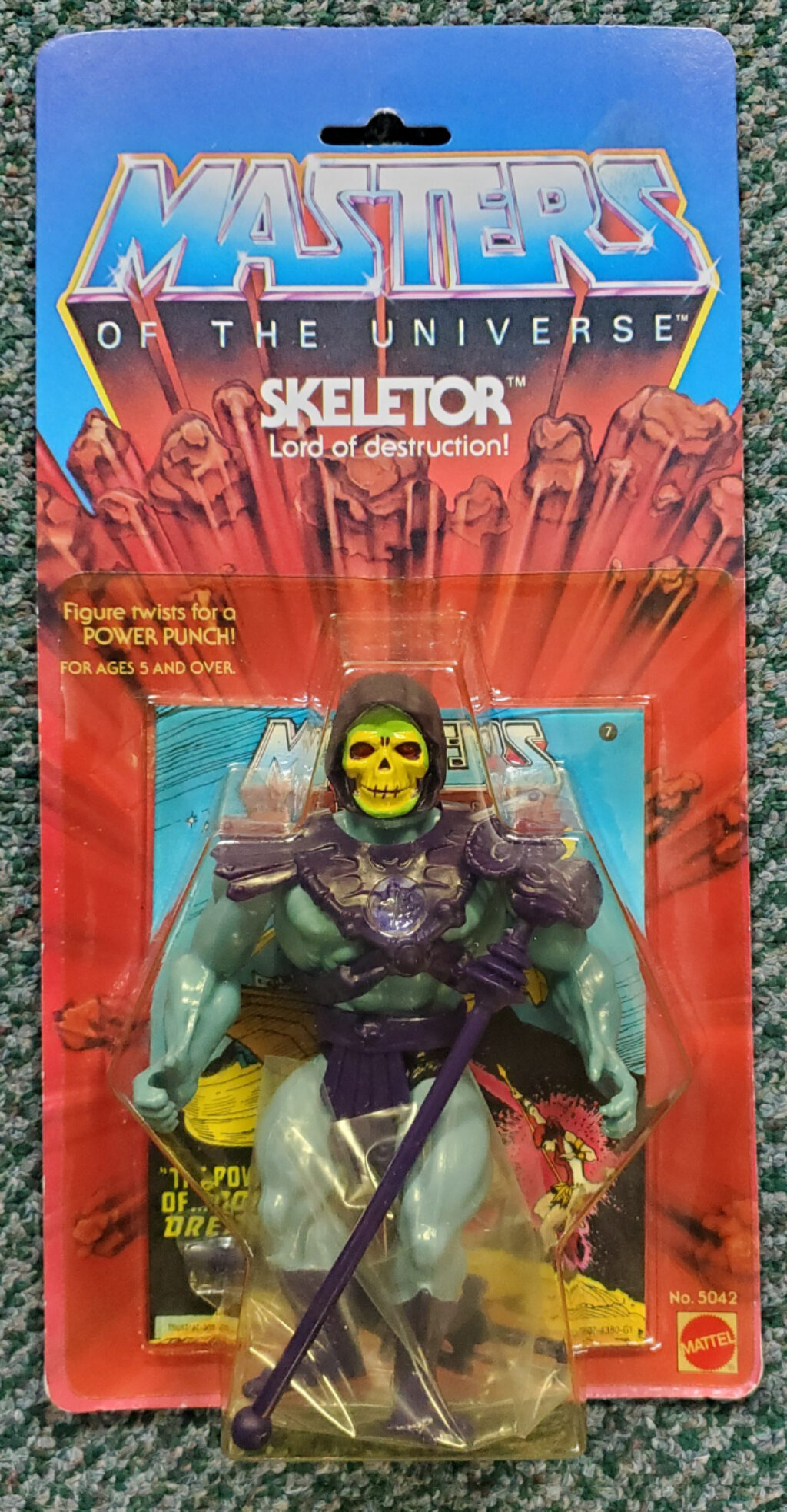 MOC 1983 Masters of the Universe (MOTU) Skeletor Action Figure on Unpunched Factory Sealed Card 1
