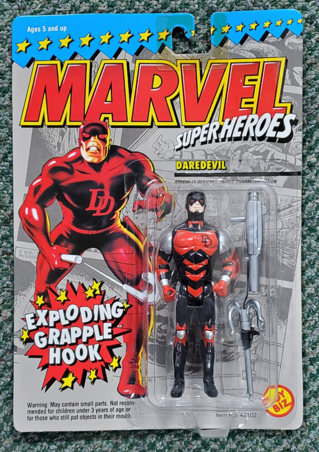 Toy Biz Marvel Super Heroes Black and Red Daredevil Action Figure: Mint on Card 1