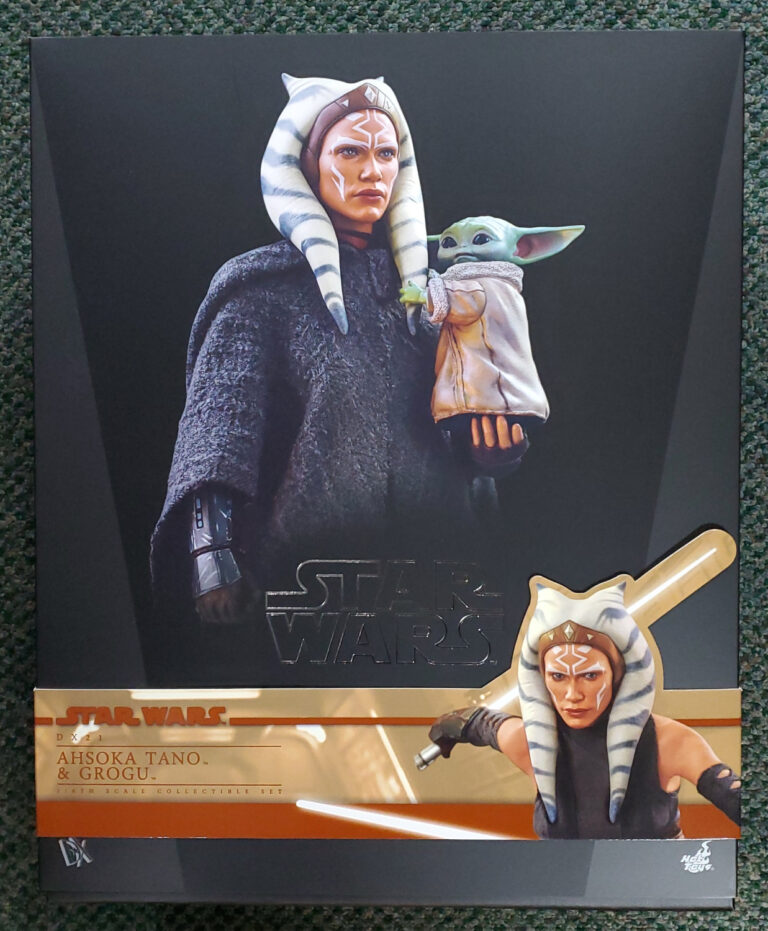 Hot Toys Star Wars Grogu Sixth Scale Collectible Figure Set