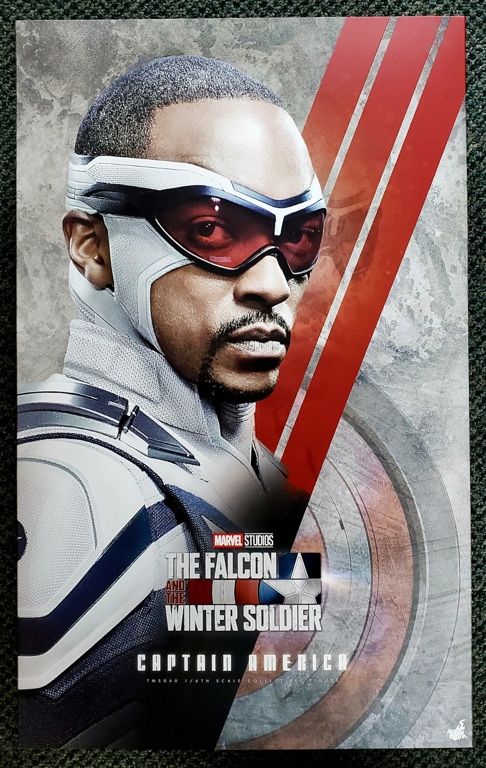 Hot Toys Falcon & Winter Soldier Captain America 1:6 Scale Figure 1