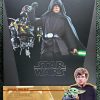 Hot Toys Star Wars The Mandalorian Deluxe Luke Skywalker with Grogu 1:6 Scale Figure 1