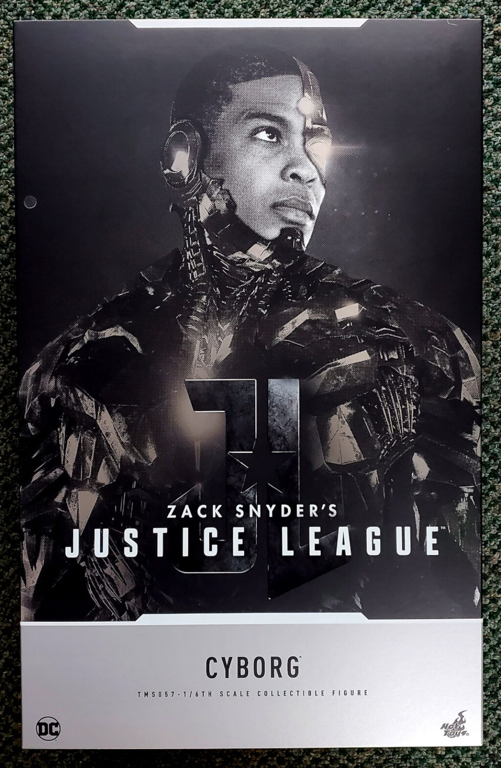 Hot Toys Zack Snyder's Justice League Cyborg 1:6 Scale Figure 1
