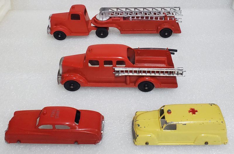 1956 Tootsietoy No. 5211 Fire Department Set in the Original Box 7