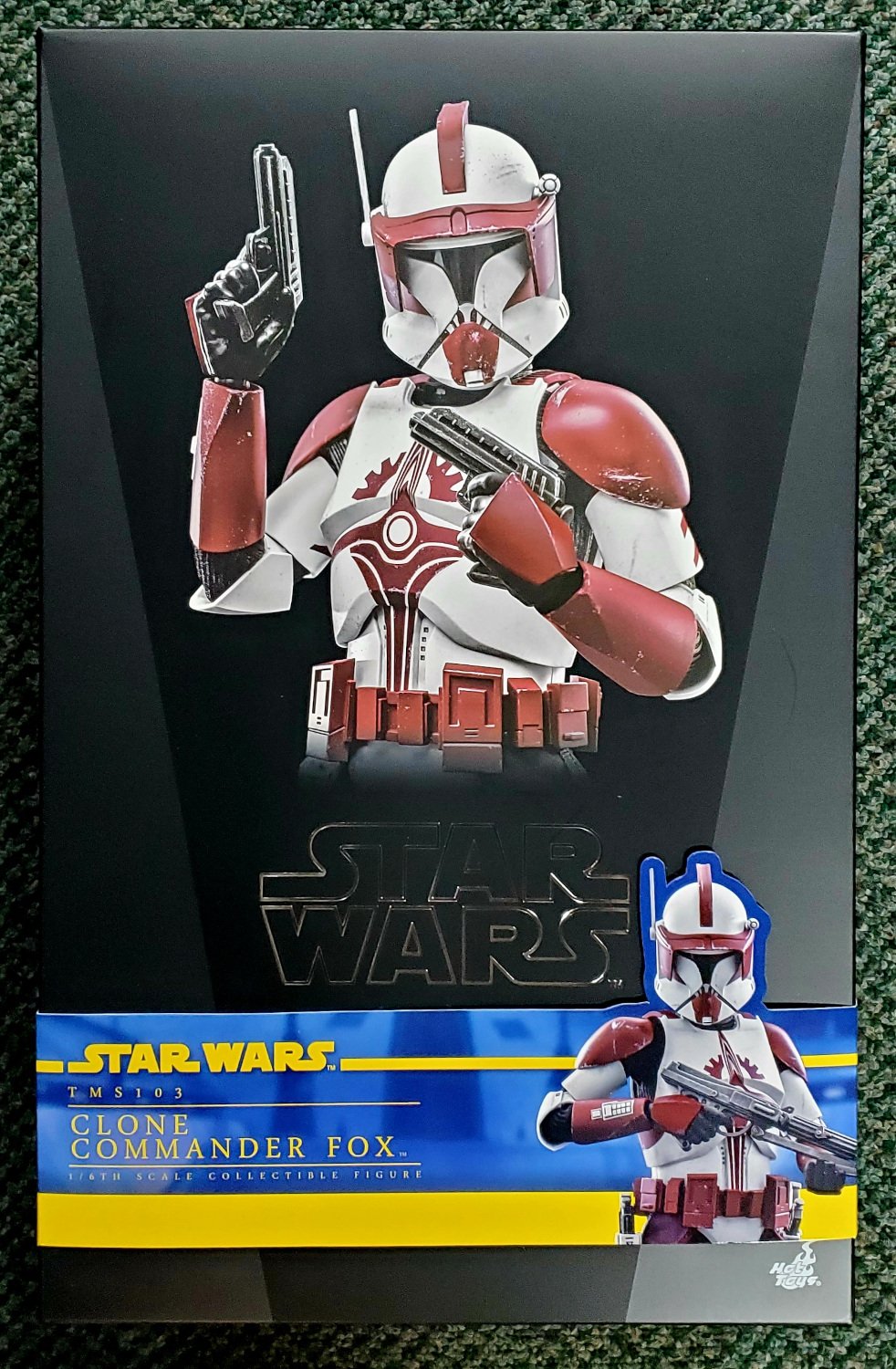 Hot Toys Star Wars The Clone Wars Clone Commander Fox 1:6 Scale Figure 1