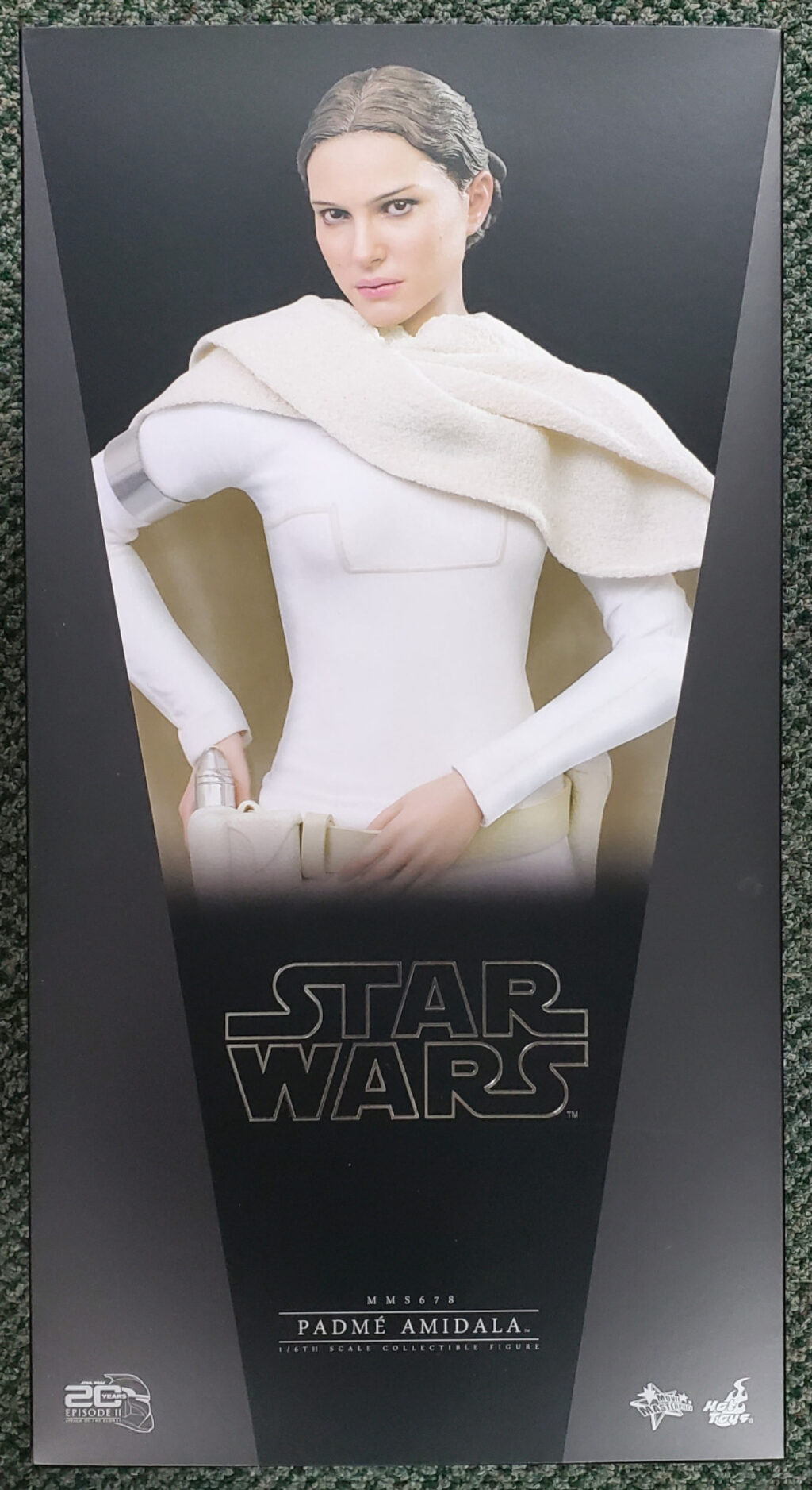Hot Toys Star Wars Attack of the Clones Padme Amidala 1:6 Scale Figure 1