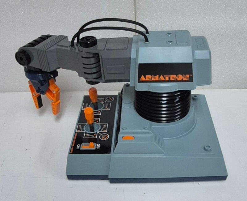 1981 Tomy Armatron Robotic Arm Complete in the Box 11