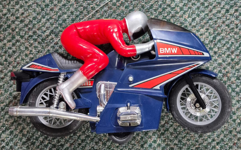 19890 Radio Shack R/C Radio-Controlled BMW Motorcycle in the Box 8