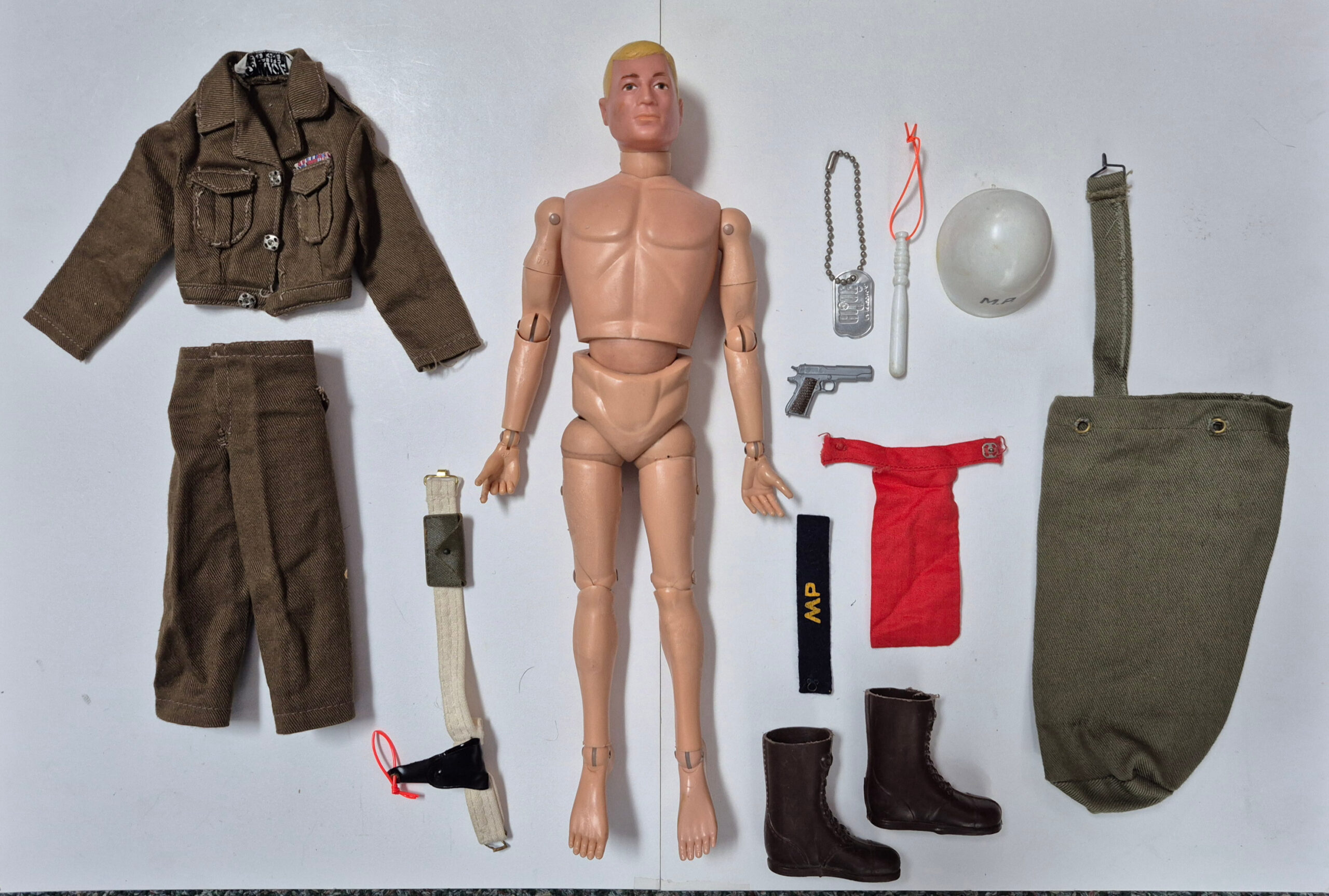 1964 Hasbro G.I. Joe Action Soldier Figure in Complete