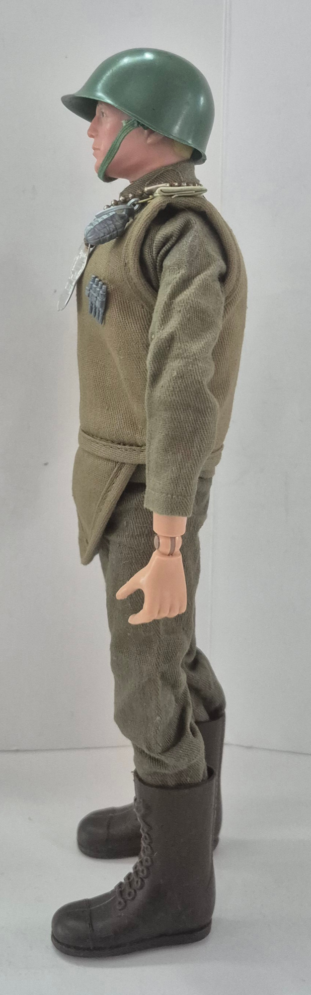hasbro-1966-gi-joe-action-soldier-with-81mm-mortar-equipment-set-4 1966 Hasbro G.I. Joe Action Soldier with 81mm Mortar Equipment Set 4