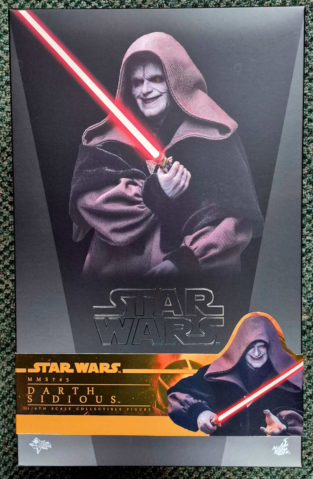 Hot Toys MMS745 Star Wars Episode III Revenge of the Sith Darth Sidious 1:6 Scale Figure 1