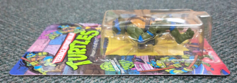 MOC 1988 Playmates TMNT 10-Back Leonardo Action Figure: Mint on Factory Sealed Unpunched Card 3