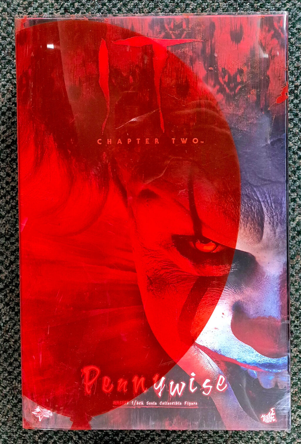 Hot Toys It: Chapter Two Bill Skarsgård as Pennywise 1:6 Scale Figure 1