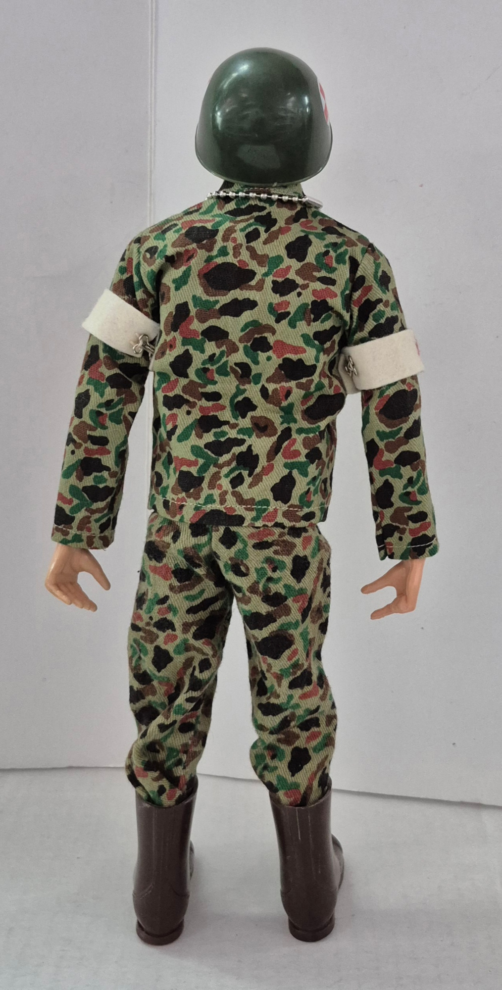 hasbro-1964-gi-joe-action-marine-with-medic-action-set-3 1964 Hasbro G.I. Joe Action Marine in Fatigues with Complete Medic Action Set 3
