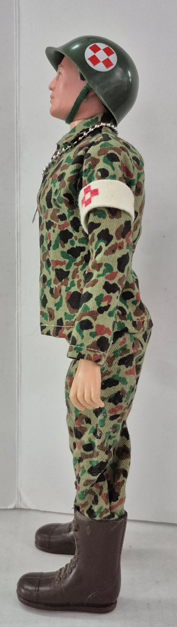 hasbro-1964-gi-joe-action-marine-with-medic-action-set-4 1964 Hasbro G.I. Joe Action Marine in Fatigues with Complete Medic Action Set 4