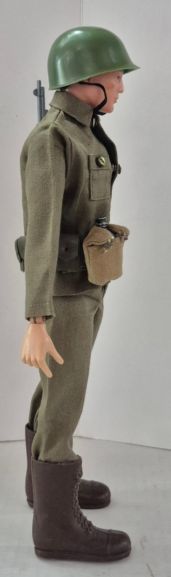 hasbro-1964-gi-joe-action-soldier-with-bivouac-equipment-sets-6 1964 Hasbro G.I. Joe Action Soldier with Three Bivouac Equipment Sets 6