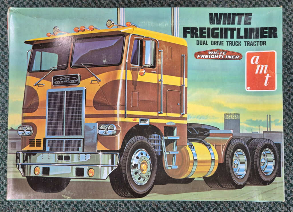Vintage 1975 AMT White Freightliner Dual Drive Truck Tractor Model Kit in the Box 1