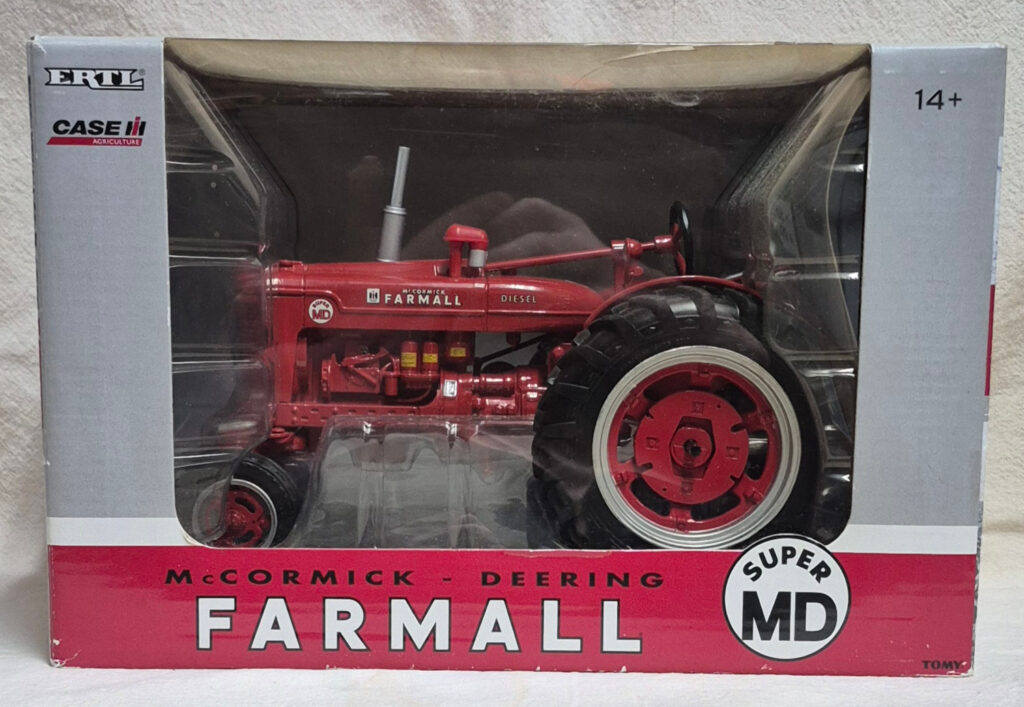 ERTL Die-cast Case International Harvester McCormick Deering Farmall Super MD Tractor in Box 1