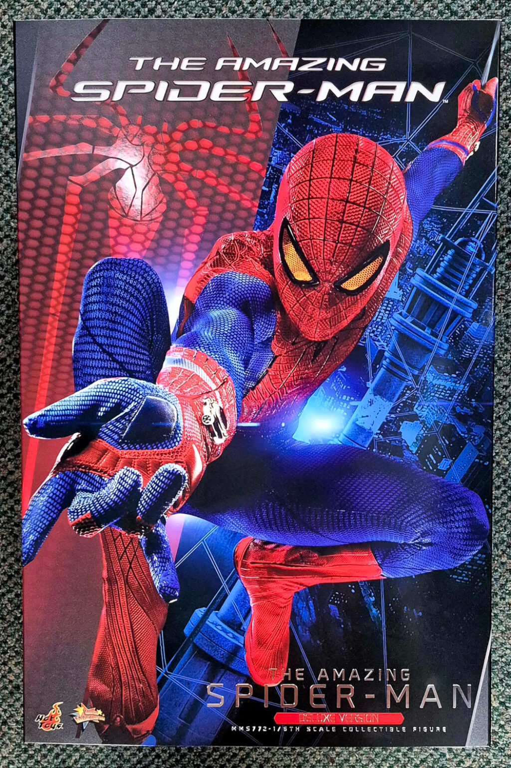 Hot Toys MMS772 Andrew Garfield as The Amazing Spider-Man Deluxe 1:6 Scale Figure 1