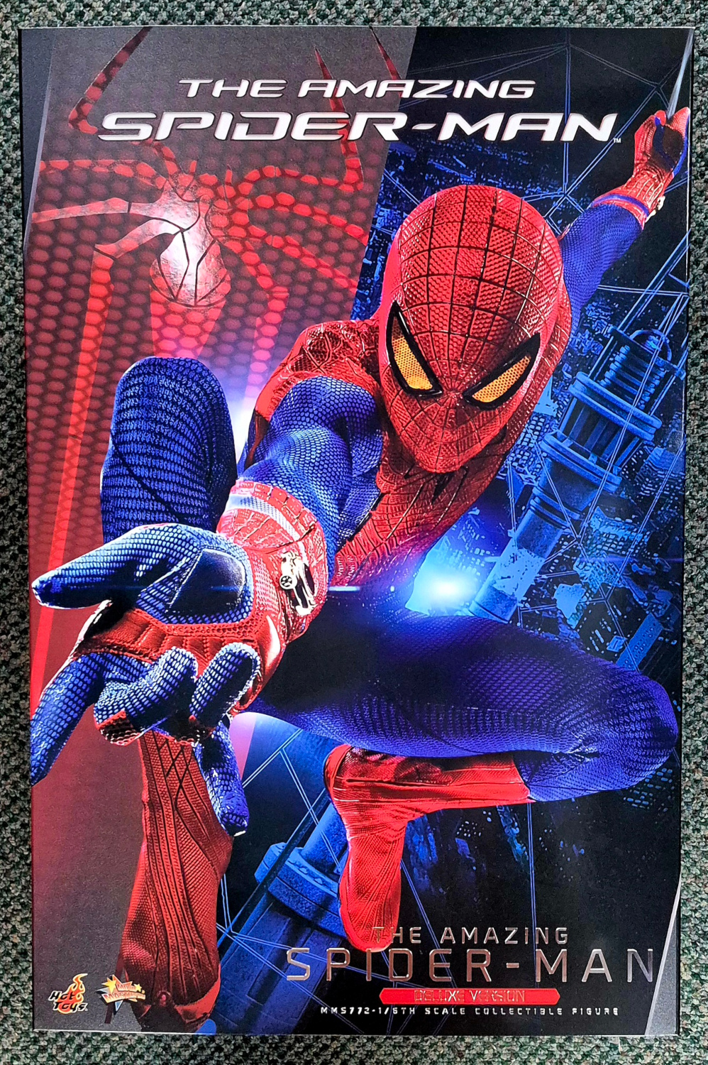 Hot Toys MMS772 Andrew Garfield as The Amazing Spider-Man Deluxe 1:6 Scale Figure 1