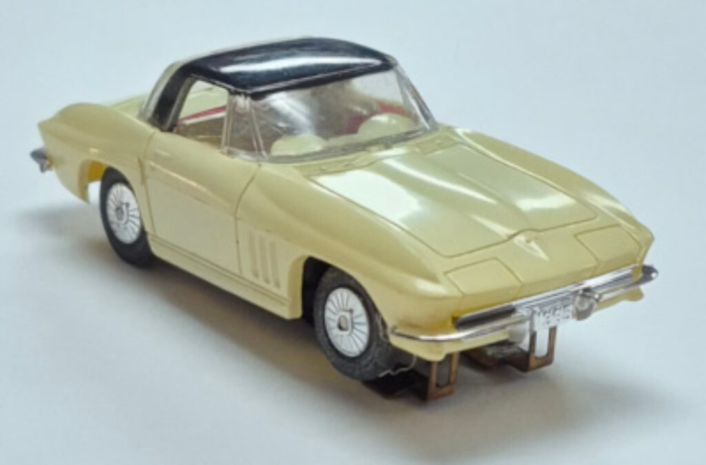 Tyco 1965 Corvette Stingray Cream with Black Hardtop HO Slot Car: Track Tested 1