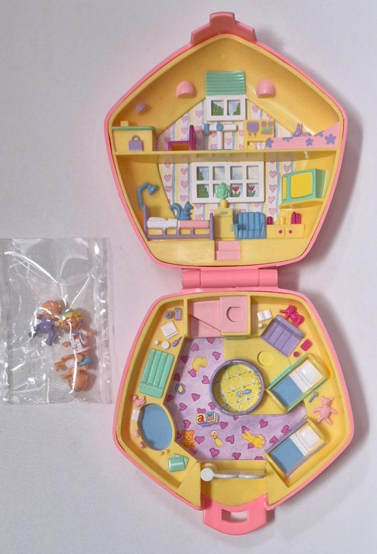 bluebird-polly-pocket-classic-pink-dr-pollys-baby-care-centre-3 1992 Bluebird Toys Polly Pocket Dr. Polly's Baby Care Centre - Complete 3