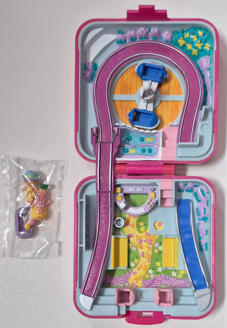bluebird-polly-pocket-classic-pink-pollys-funfair-3 1989 Bluebird Toys Polly Pocket Polly's Funfair - Complete 3