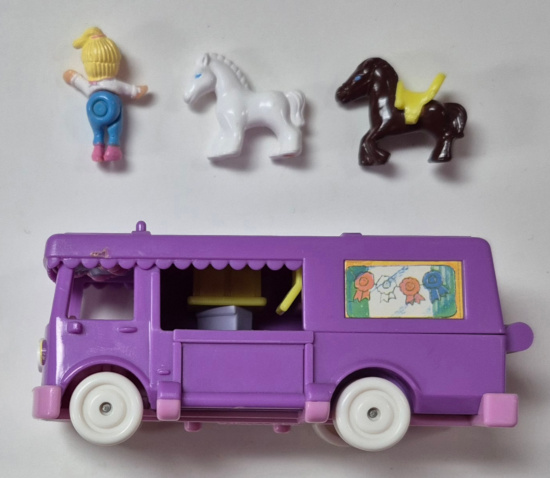 bluebird-toys-polly-pocket-pollys-horsebox-camper-3 1994 Bluebird Toys Polly Pocket Polly's Horsebox Camper - Complete 3