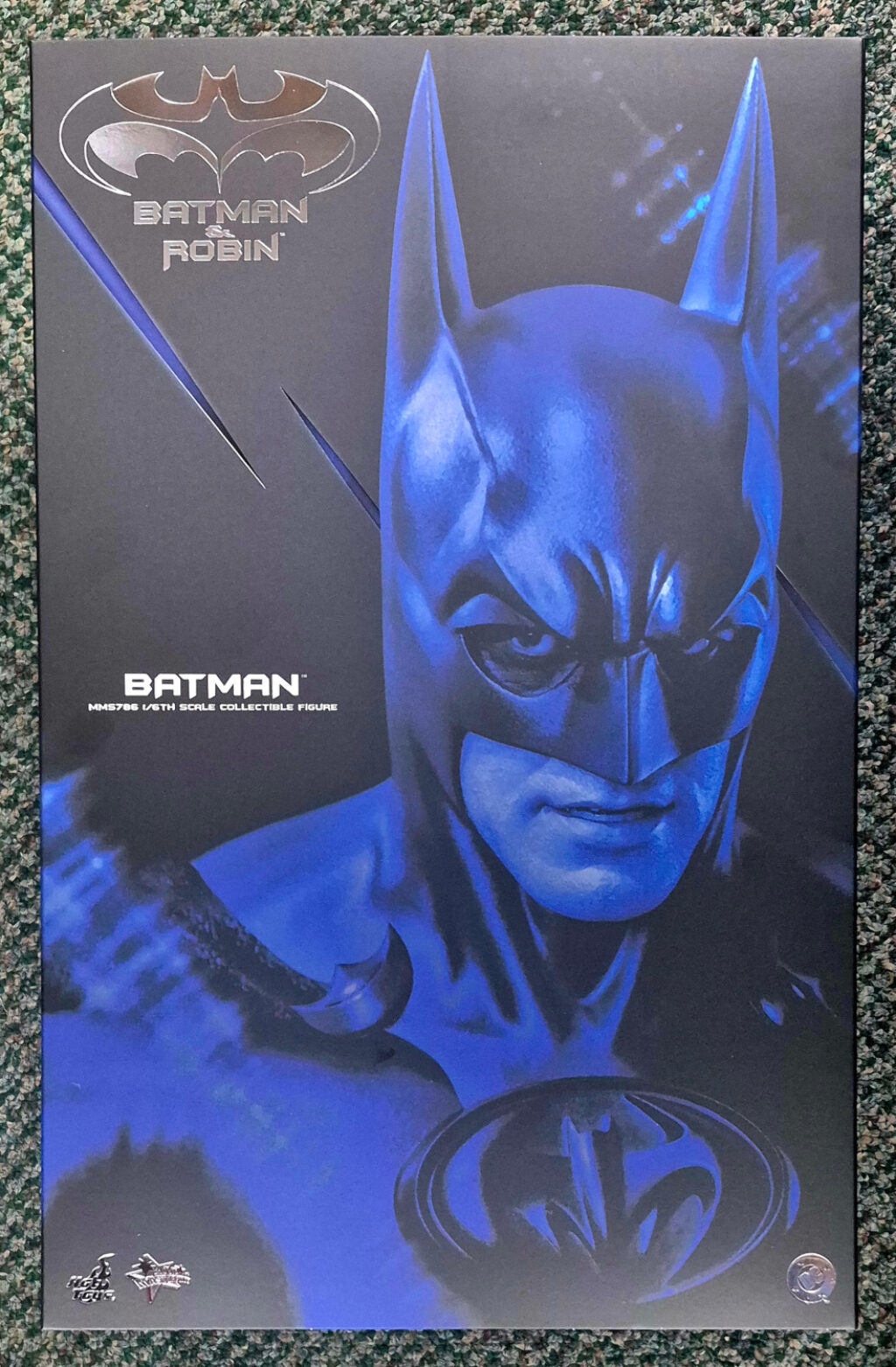 Hot Toys MMS786 Batman & Robin George Clooney as Batman 1:6 Scale Figure 1