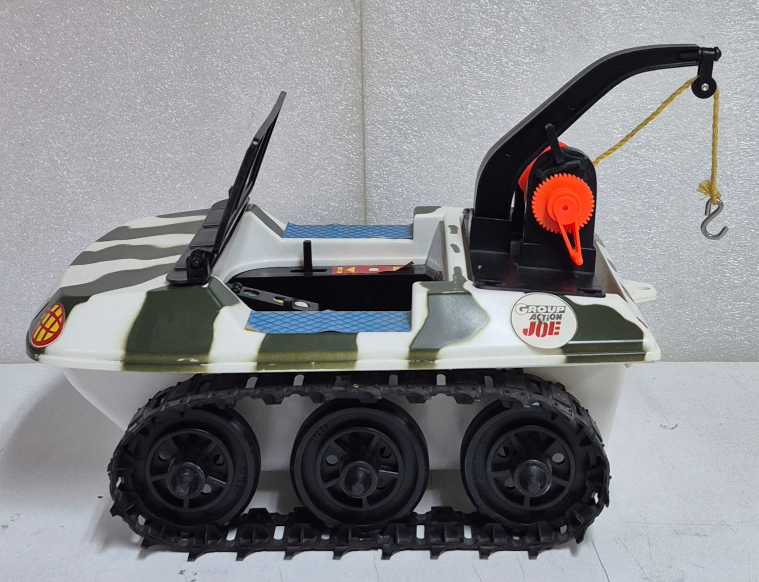 hasbro-gi-joe-group-action-joe-chenillette-tout-terrain-in-box-10 1978 Hasbro G.I. Joe Group Action Joe Chenillette Tout Terrain Complete in Box 10