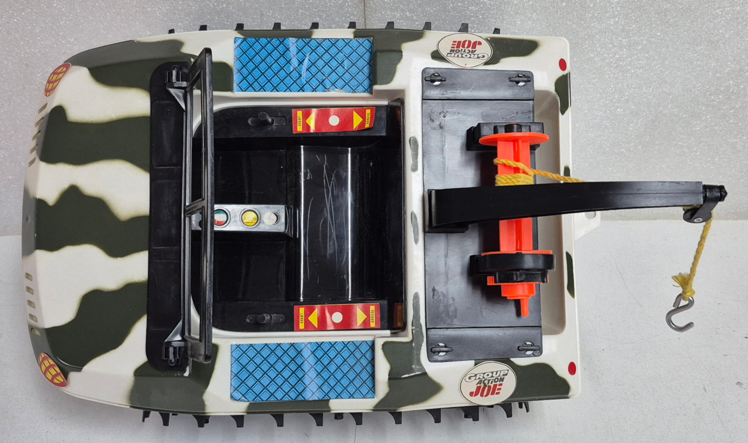 hasbro-gi-joe-group-action-joe-chenillette-tout-terrain-in-box-11 1978 Hasbro G.I. Joe Group Action Joe Chenillette Tout Terrain Complete in Box 11