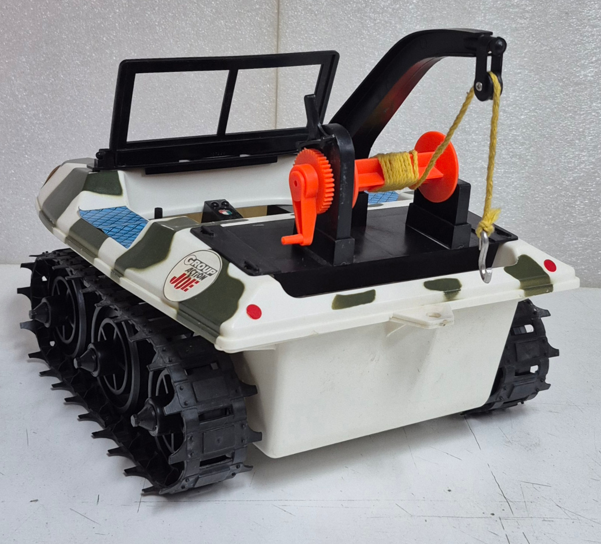 hasbro-gi-joe-group-action-joe-chenillette-tout-terrain-in-box-8 1978 Hasbro G.I. Joe Group Action Joe Chenillette Tout Terrain Complete in Box 8