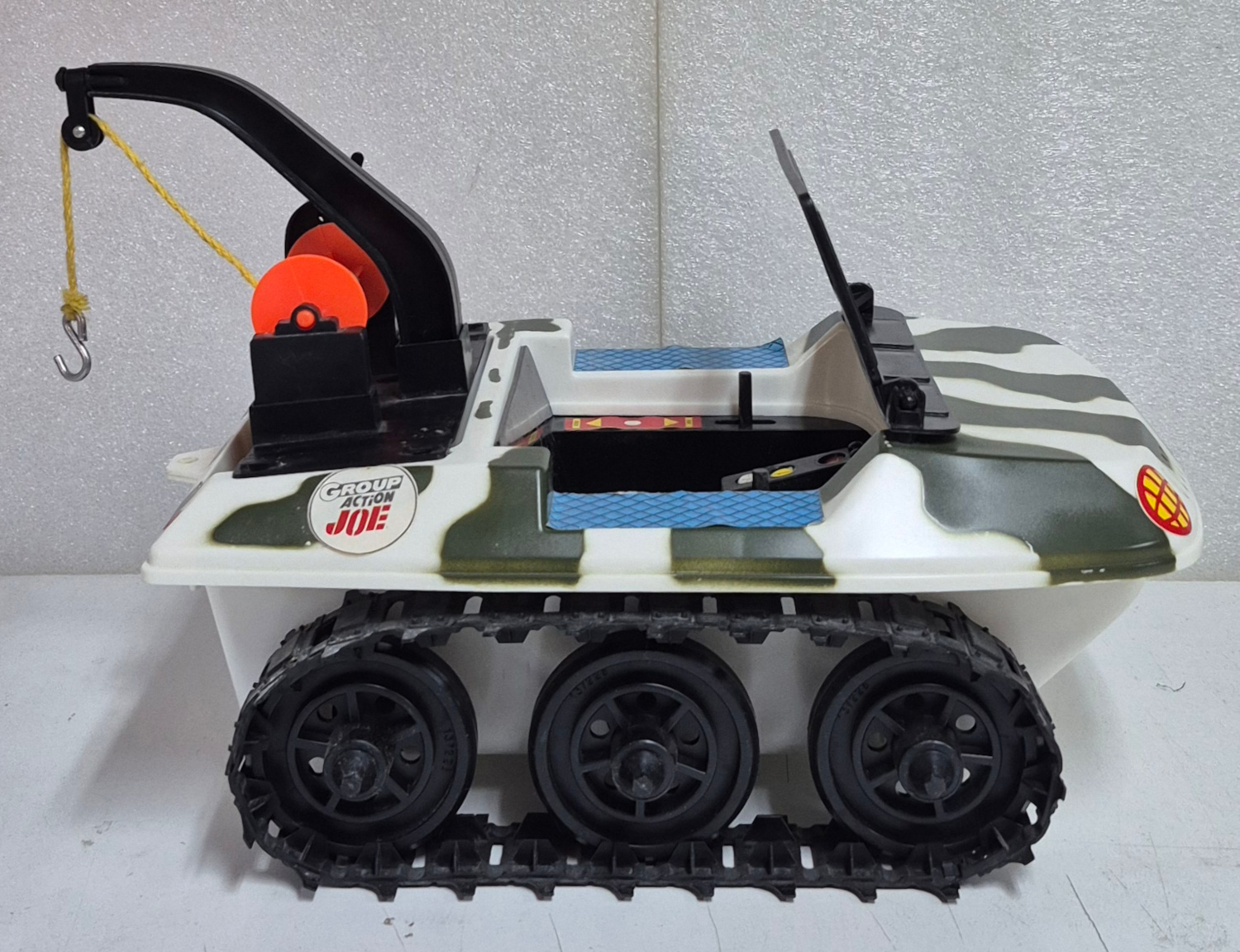 hasbro-gi-joe-group-action-joe-chenillette-tout-terrain-in-box-9 1978 Hasbro G.I. Joe Group Action Joe Chenillette Tout Terrain Complete in Box 9