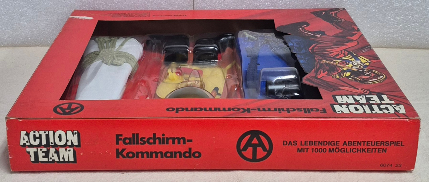 schildkrot-hasbro-gi-joe-action-team-fallschirm-kommando-fantastic-freefall-set-3 1970 Schildkrot Hasbro G.I. Joe Action Team Fallschirm-Kommando (Fantastic Freefall) Set : Mint in Box 3