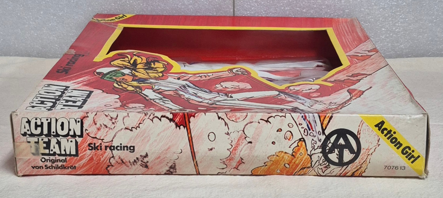 schildkrot-hasbro-gi-joe-action-team-ski-racing-outfit-for-action-girl-6 1975 Schildkrot Hasbro G.I. Joe Action Team Ski Racing Outfit for Action Girl: Mint in Box 6