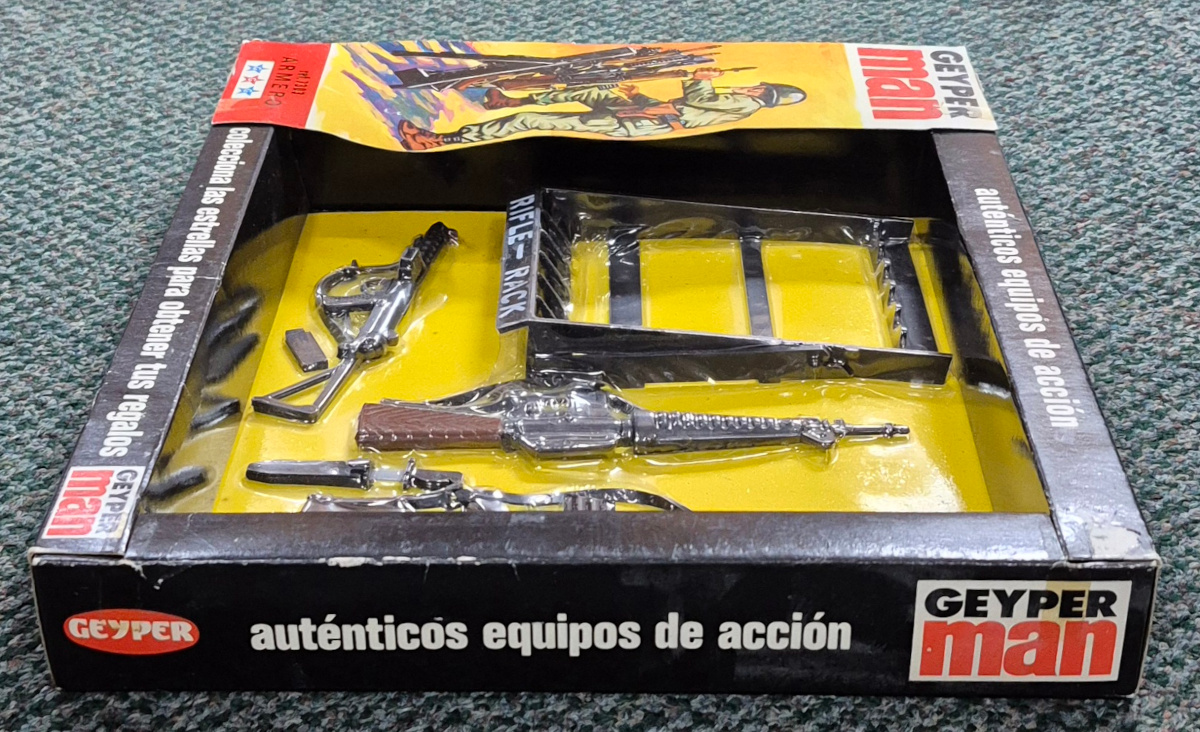 geyperman-hasbro-gi-joe-7303-armero-rifle-rack-5 MIP 1975 Geyperman Hasbro G.I. Joe Armero (Rifle Rack) #7303: Mint in Package 5