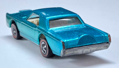 hot-wheels-1969-redline-aqua-continental-mark-iii-2 1969 Mattel Redline Hot Wheels Aqua Continental Mark III - Near Mint 2