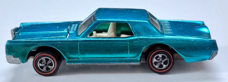 hot-wheels-1969-redline-aqua-continental-mark-iii-4 1969 Mattel Redline Hot Wheels Aqua Continental Mark III - Near Mint 4