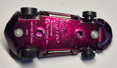 1968-mattel-hot-wheels-redline-deep-magenta-silhouette-6 1968 Mattel Redline Hot Wheels Deep Magenta Silhouette - Near Mint 6