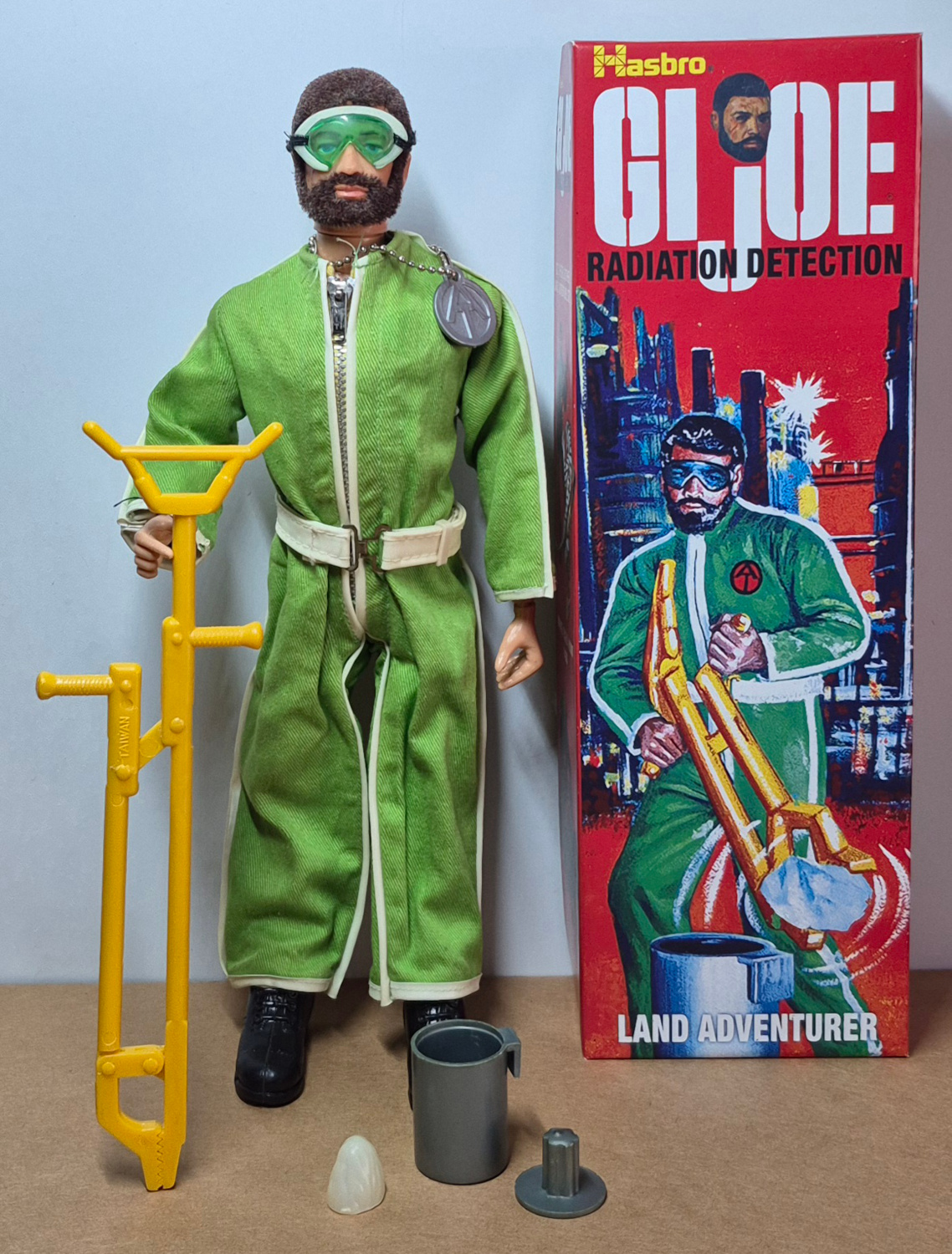 1972 Hasbro G.I. Joe Adventure Team Land Adventurer with Radiation Detection Equipment Set 7341 in Custom Box 1