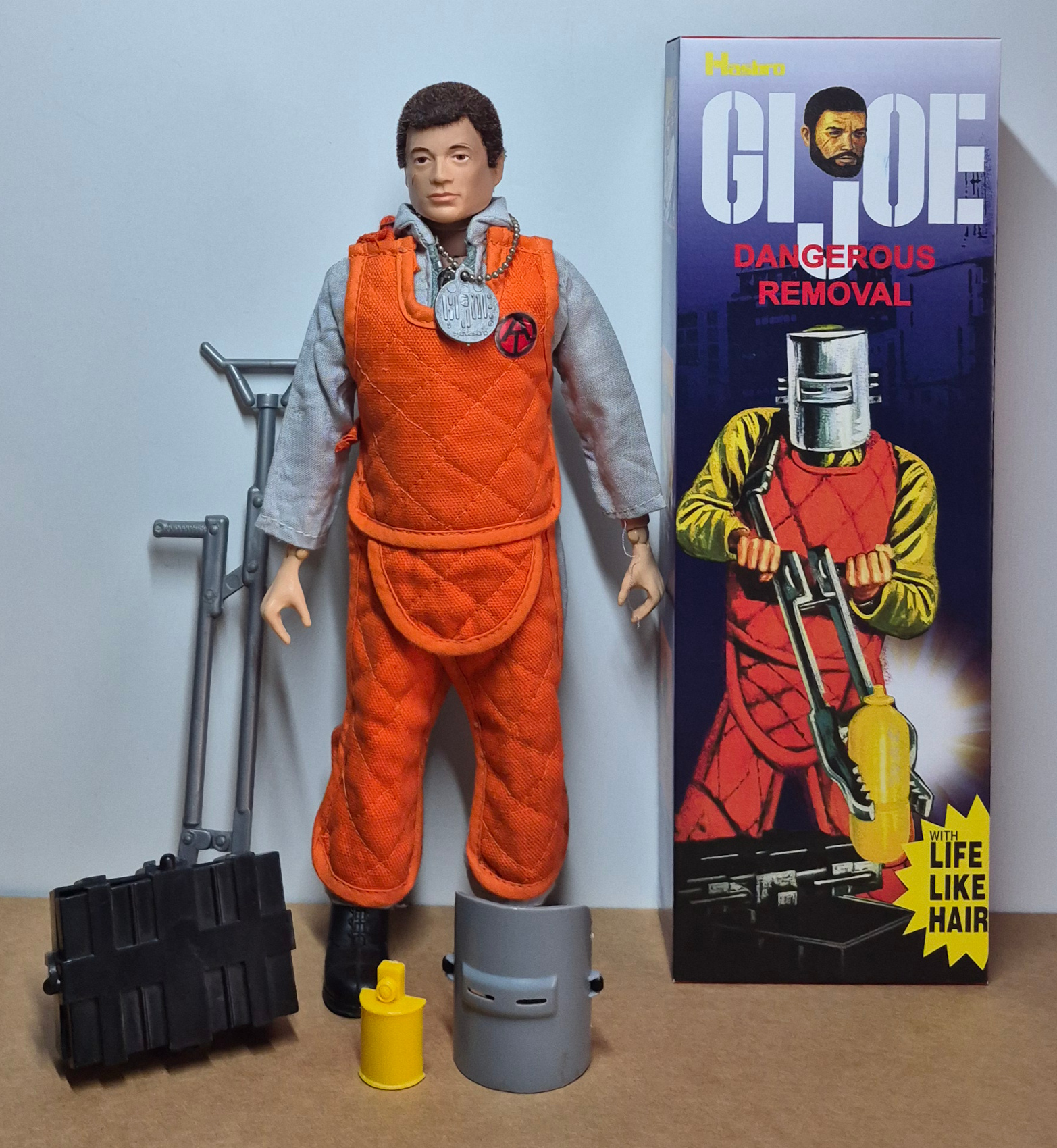 1972 Hasbro G.I. Joe Adventure Team Man of Action with Dangerous Removal Equipment Set 7370 in Custom Box