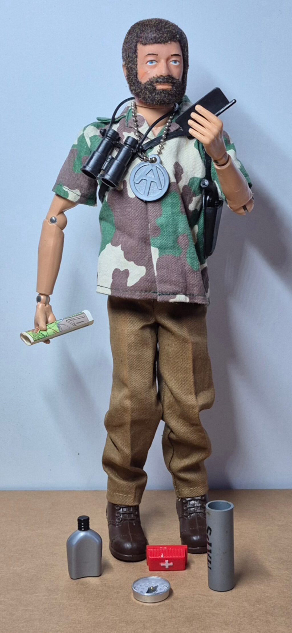 1975 Hasbro G.I. Joe Adventure Team Land Adventurer with Long Range Recon Equipment Set 7328 in Custom Box 1