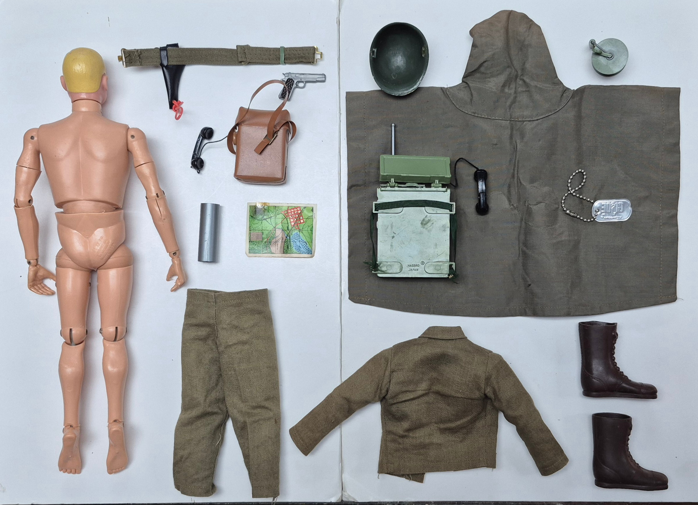 hasbro-1964-gi-joe-action-soldier-and-command-post-set-7517-8 1964 Hasbro G.I. Joe Action Soldier & Command Post Poncho Set 7517 Complete 8